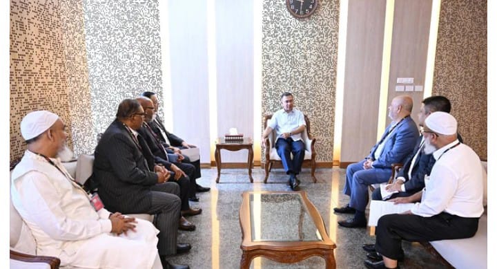 Prime Minister Directs Formation of High-Level Committee to Address Challenges in the Textile Industry